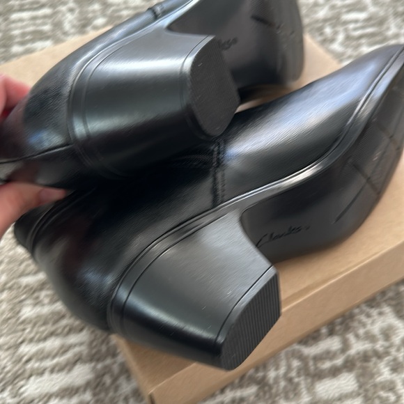 Clarks Emily2 Ankle Boot - Picture 5 of 7